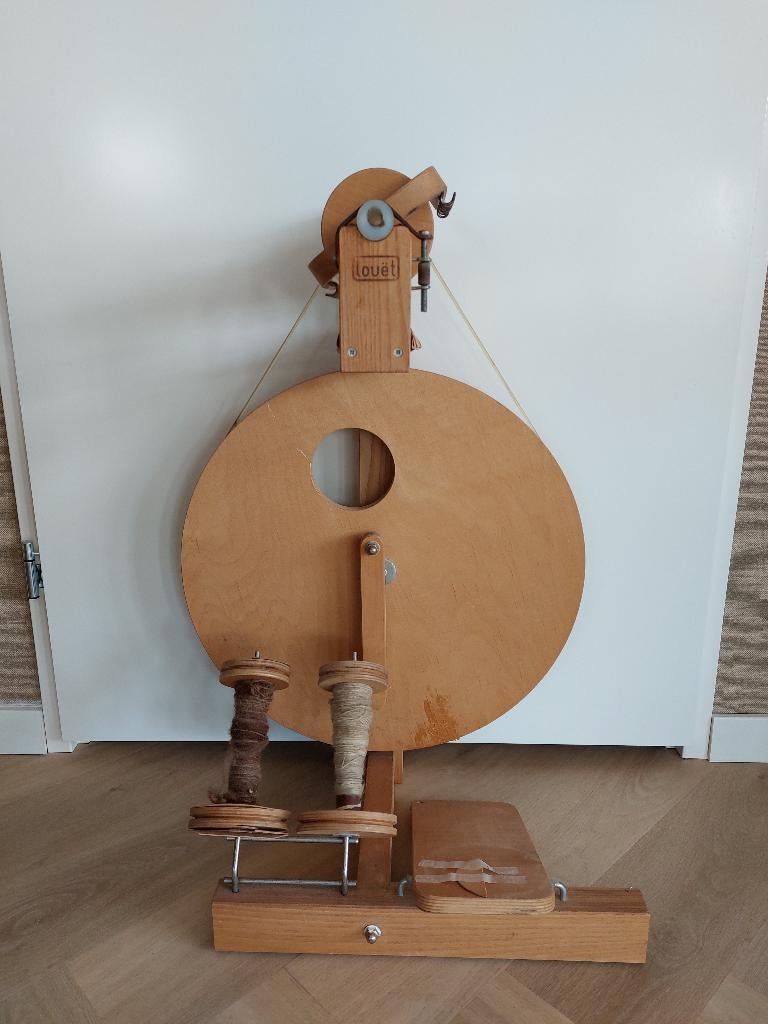 LOUËT spinnewiel, Hobby en Vrije tijd, Ophalen, Gebruikt, Spinnewiel