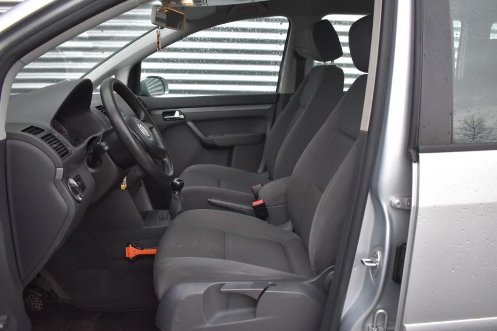 Volkswagen TOURAN 1.6-16V FSI ATHENE / APK T/M 04-04-2026, Lederen bekleding, 4 cilinders, 4 stoelen, 116 pk