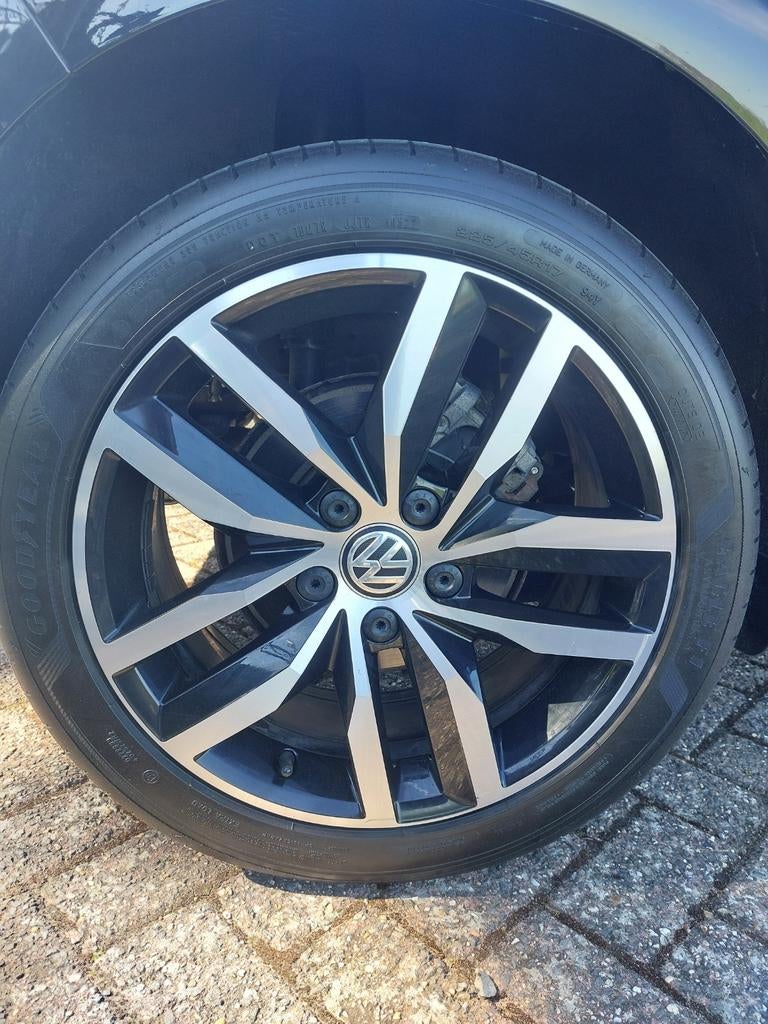 Vw velgen+banden  madrid 17 inch, Auto-onderdelen, Ophalen, Banden en Velgen, 17 inch, Personenwagen
