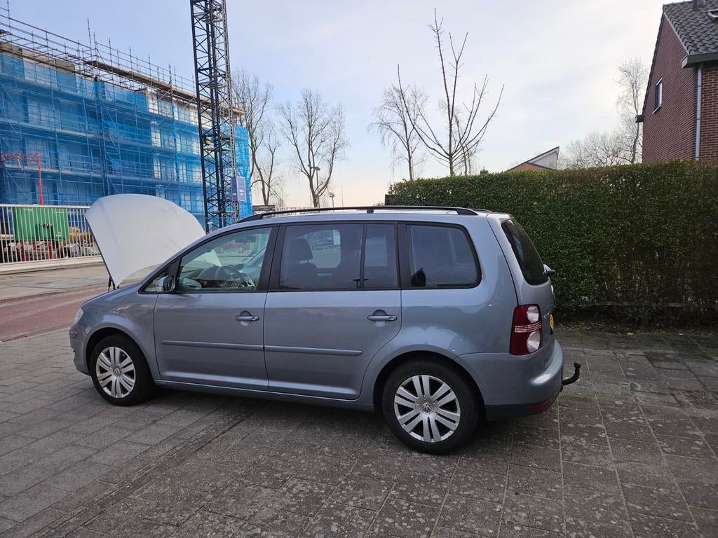 Volkswagen Touran 1.4 TSI 103KW 5P 2009 Grijs, Auto's, Volkswagen, Voorwielaandrijving, Stof, Achteruitrijcamera, 4 cilinders
