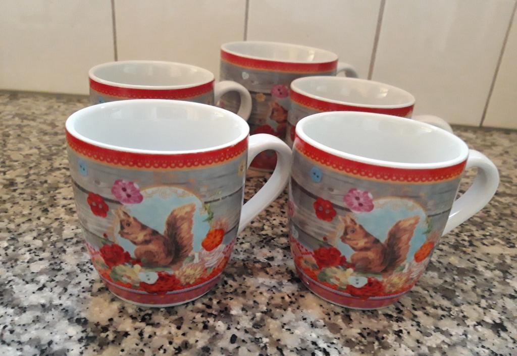 5 bekers met oor A.H., Ophalen, Zo goed als nieuw, Overige stijlen, Kop(pen) en/of Schotel(s)