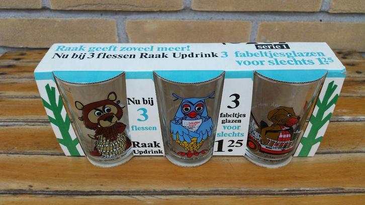 Set van drie fabeltjeskrant glazen in verpakking serie 1, Huis en Inrichting, Keuken | Servies, Nieuw, Glas of Glazen, Overige stijlen