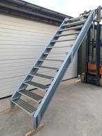 Stalen/ ijzeren trap, Doe-het-zelf en Verbouw, Ladders en Trappen, Ophalen, Zo goed als nieuw, 2 tot 4 meter
