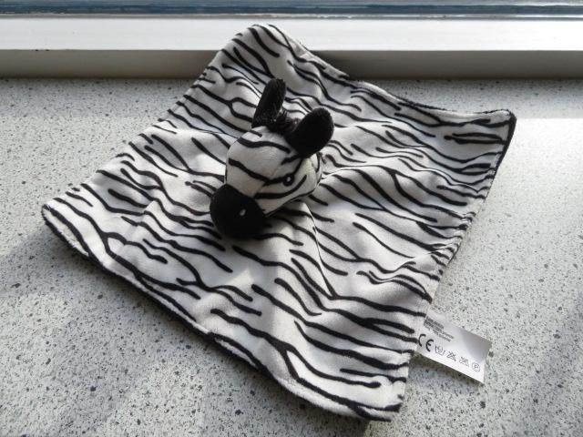 Knuffeldoek zebra zebrapaard zacht velours rammelt Wibra?, Ophalen of Verzenden, Zo goed als nieuw, Paard