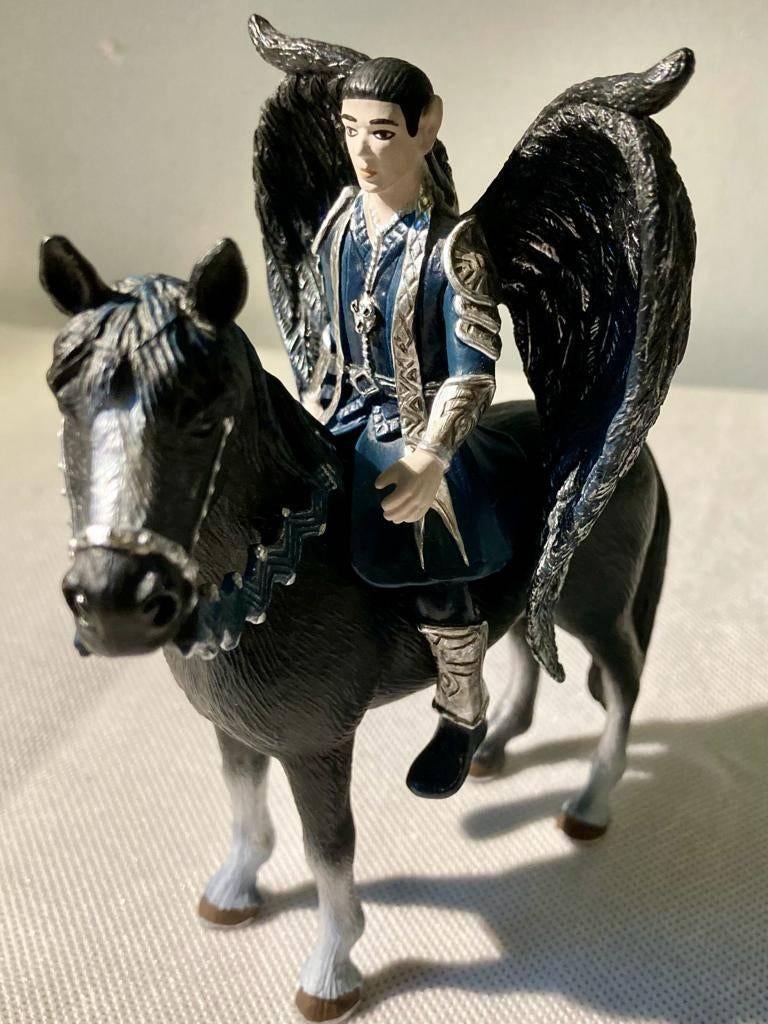 Beeldje Schleich Bayala 70405 Shadow Elf Turag, Verzamelen, Ophalen of Verzenden, Zo goed als nieuw