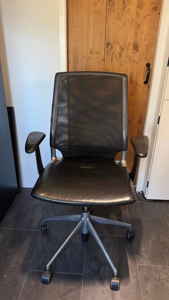 Vitra design stoel, Gebruikt, Zwart, Ophalen of Verzenden, Metaal