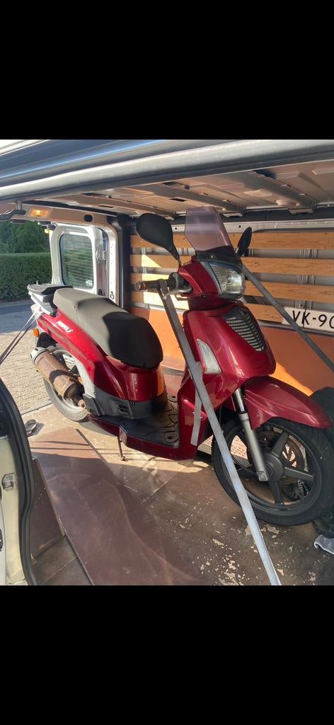 Kappenset kymco people s rood, Motoren, Ophalen