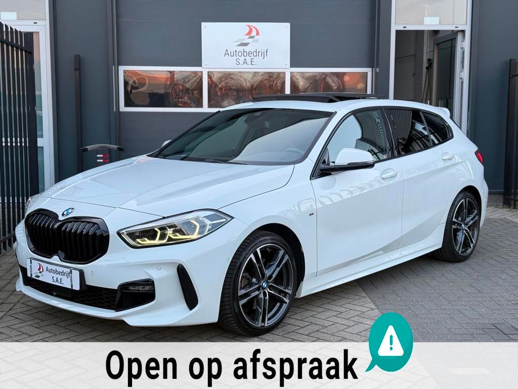 BMW 1-serie 118i M Sport PANO|M SEAT| CARPLAY |SFEER |LED !, Auto's, BMW, 136 pk, Gebruikt, Wit, Origineel Nederlands