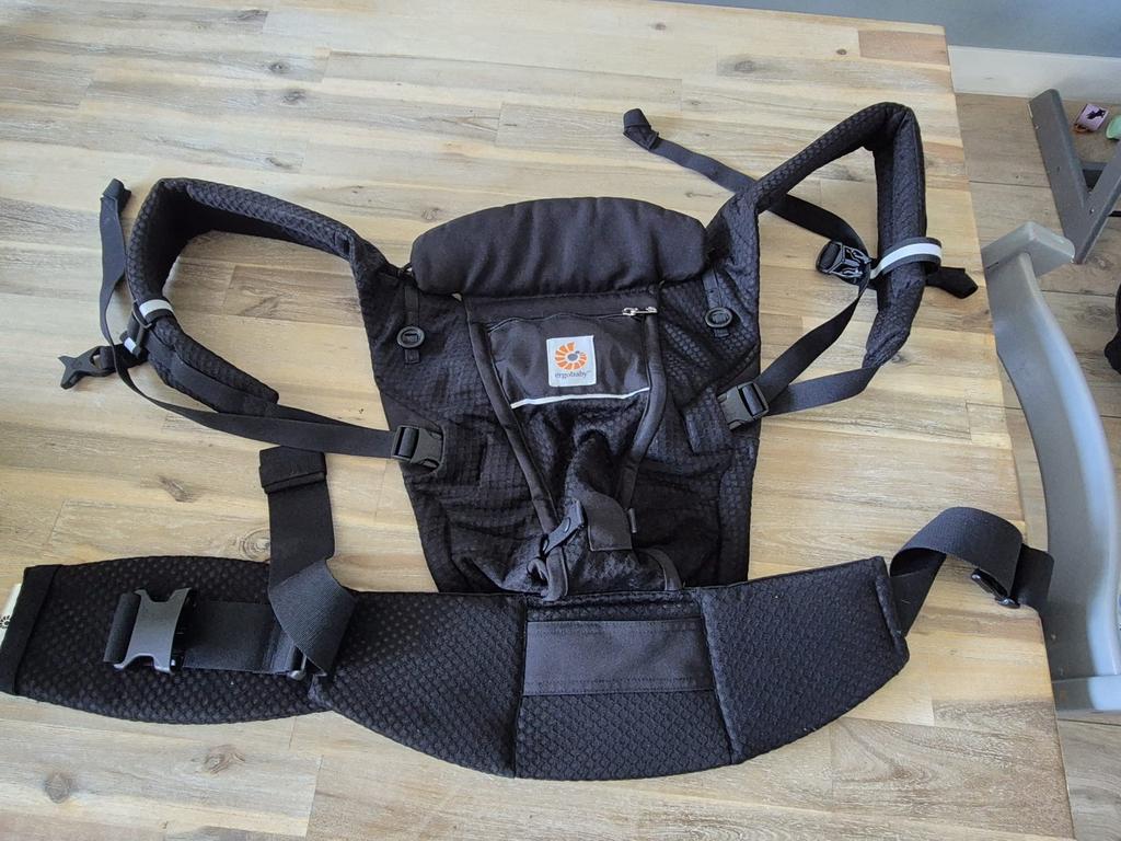 Ergobaby Adapt SoftFlex Mesh Draagzak Zwart, Kinderen en Baby's, Babydragers en Draagdoeken, Zo goed als nieuw, Buik, Rug of Zij