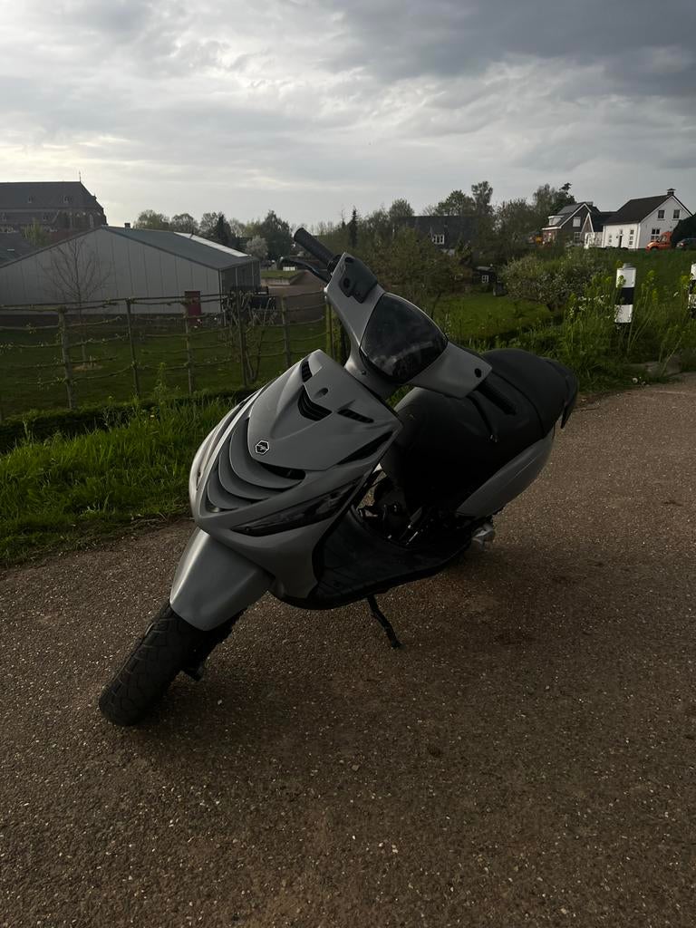 Piaggio zip 70cc mk2, Ophalen, Maximaal 45 km/u, Zo goed als nieuw, Benzine