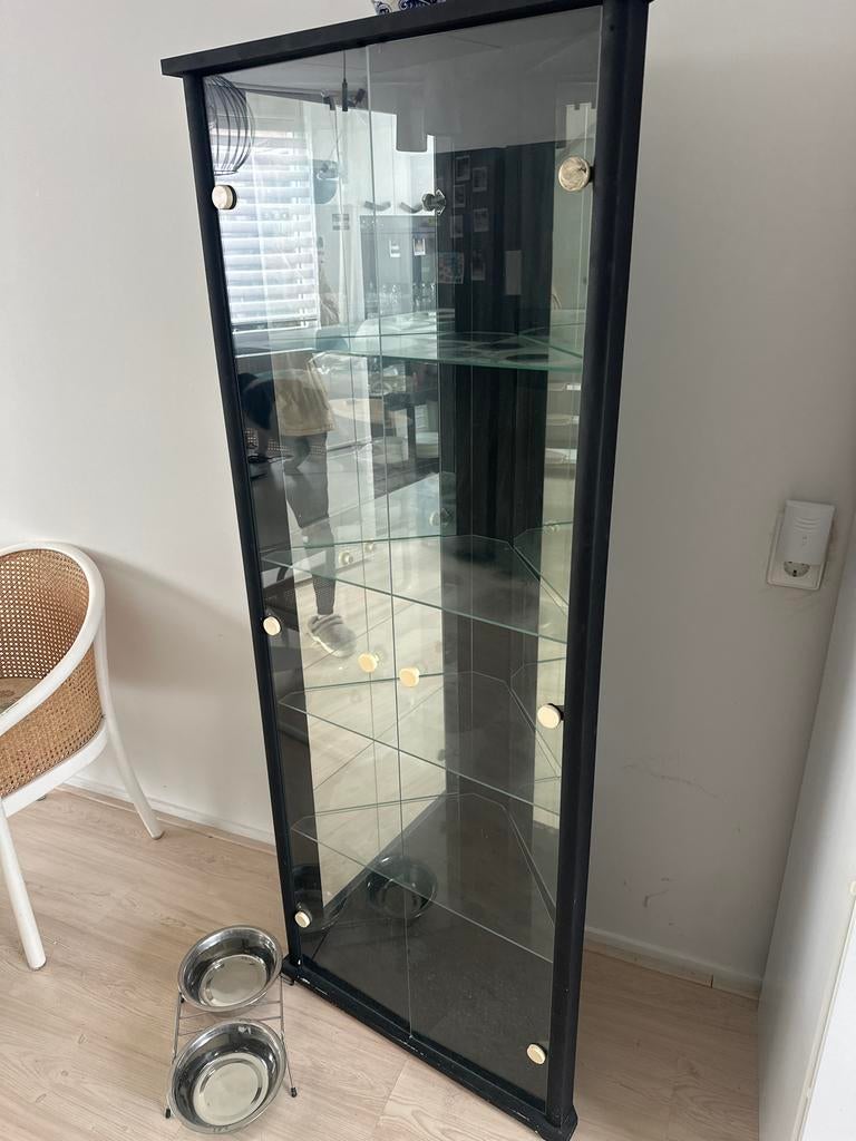 (Gratis) Glazen vitrinekast, een lamp er in, Ophalen, Minder dan 50 cm, Minder dan 25 cm, 150 tot 200 cm