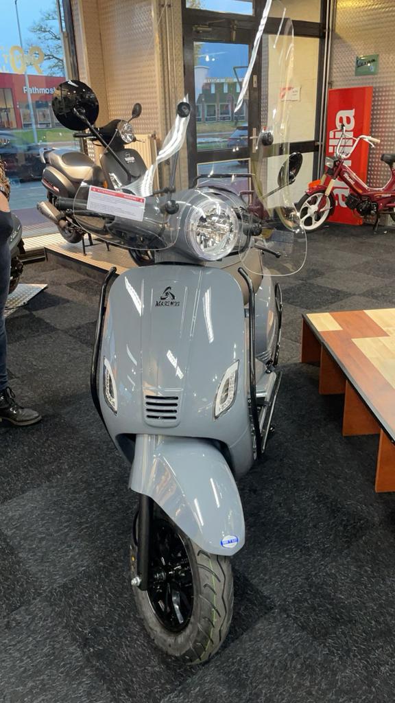 Marengo scooter 2022, Fietsen en Brommers, Snorfietsen en Snorscooters, Gebruikt, Benzine, Ophalen, Overige merken