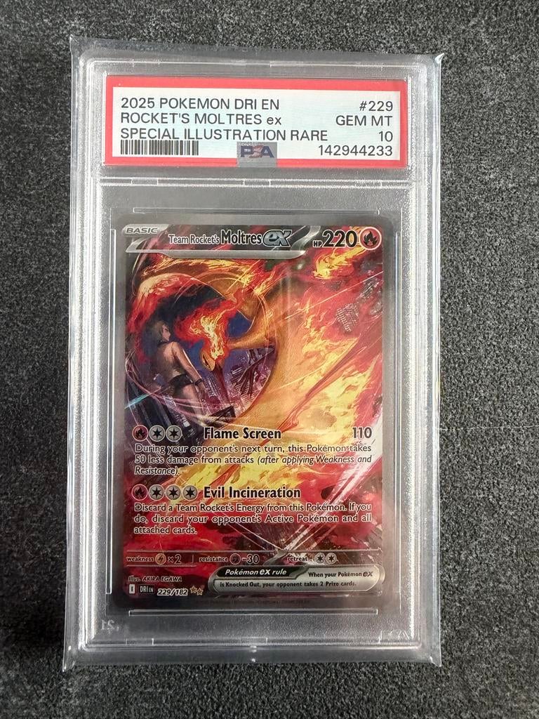 Rocket's Moltres ex 229/192 PSA 10 Destined Rivals - Pokémon, Ophalen of Verzenden, Nieuw, Losse kaart