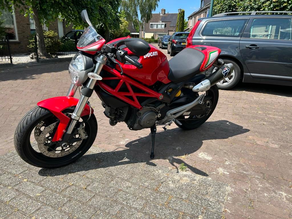 Ducati Monster 696s 2009, lage km stand, 1e eigenaar, Motoren, Motoren | Ducati, 700 cc, 2 cilinders, Sportuitlaat, Gebruikt