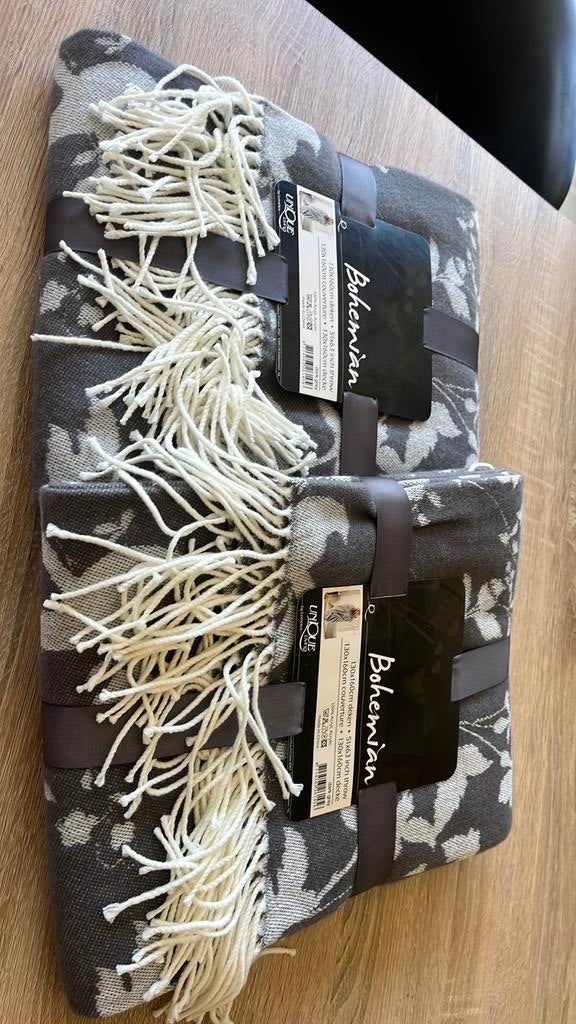 2 dekens, Huis en Inrichting, Woonaccessoires | Plaids en Woondekens, Ophalen of Verzenden, Nieuw