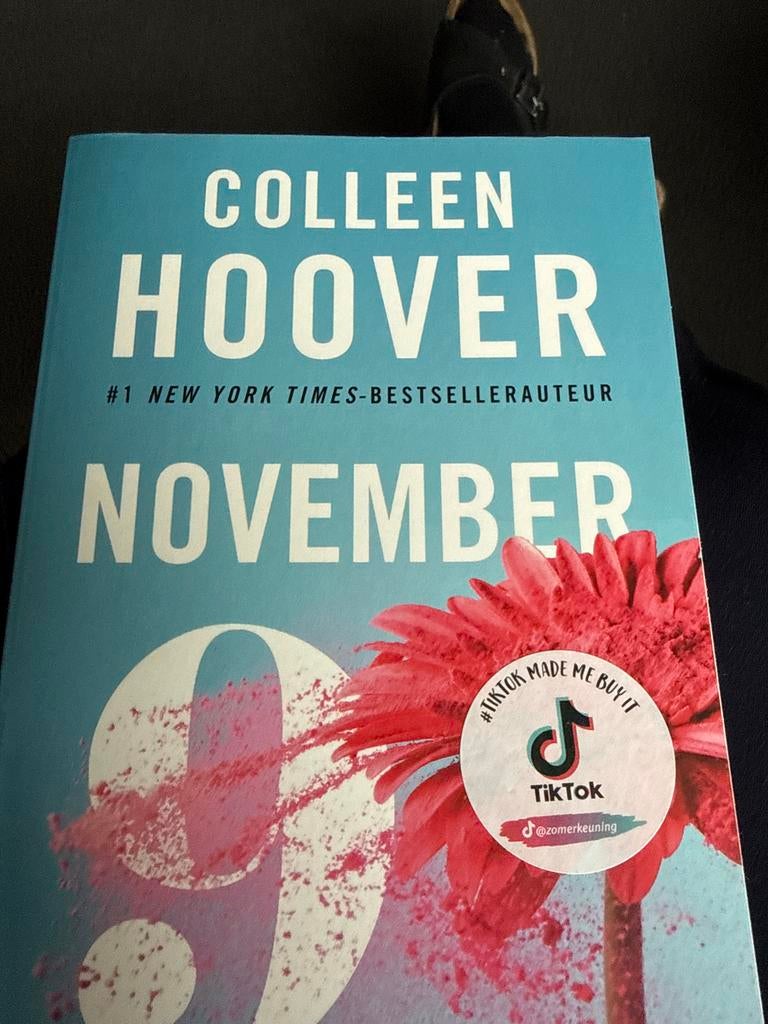 Colleen Hoover - November, Boeken, Romans, Ophalen of Verzenden, Gelezen, Nederland