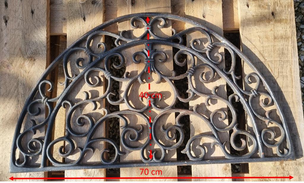 Gietijzeren Deurmat (1) - D Vorm, Tuin en Terras, Deurmatten, Zo goed als nieuw, Gietijzer, Schoonloopmat, Binnen, Buiten, Ophalen of Verzenden