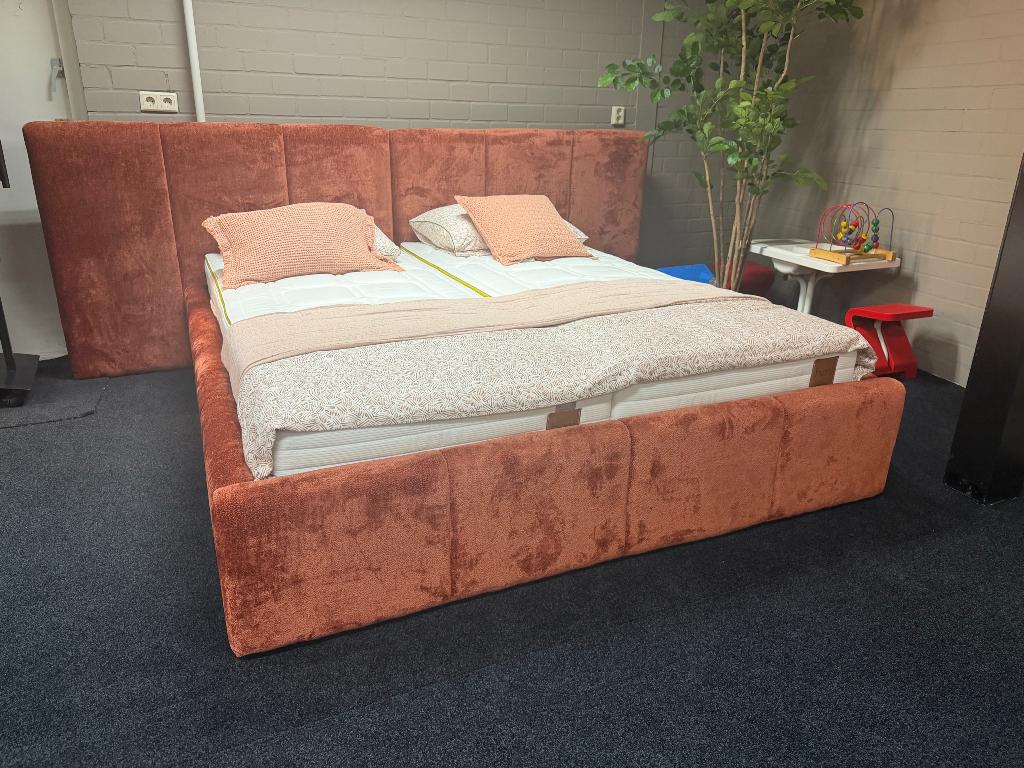 HML Ledikant Aria electrische bodems 2 matrassen, Ophalen, 180 cm, 200 cm, Nieuw