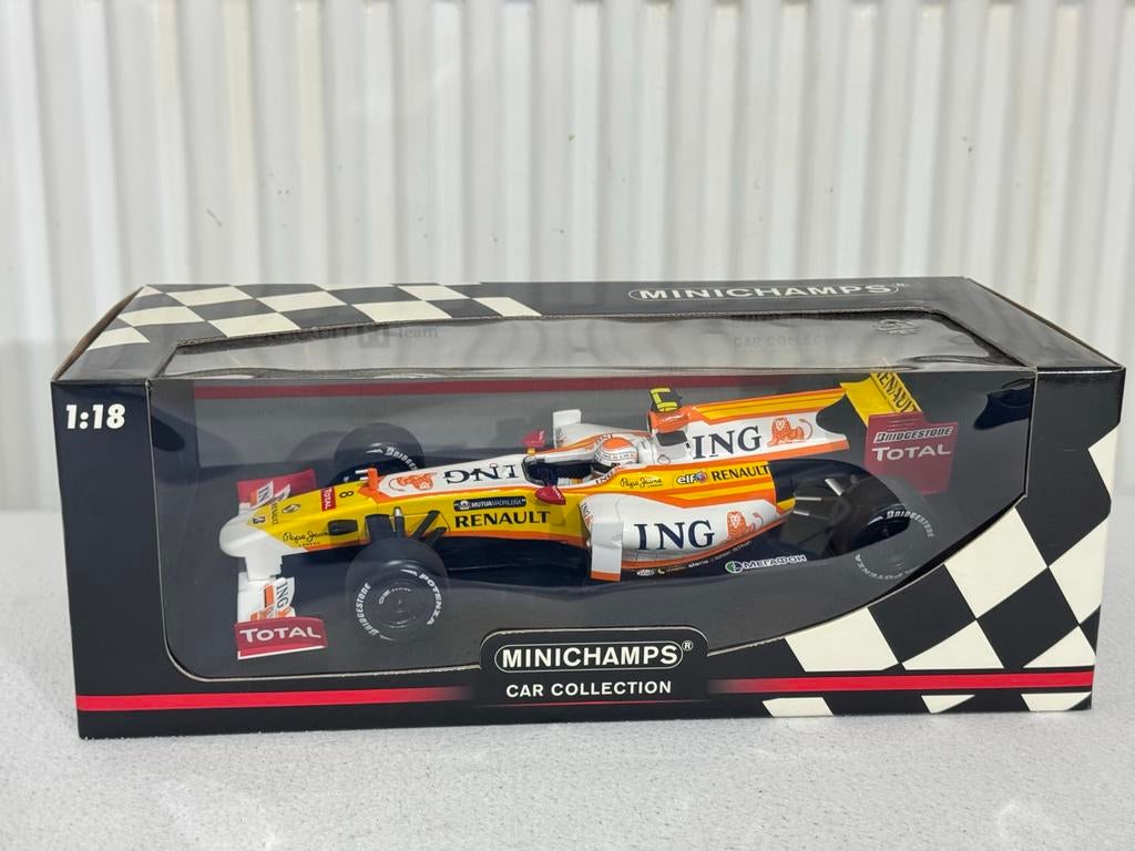 1:18 F1 ING Renault R29 2009 Minichamps, Ophalen of Verzenden, Zo goed als nieuw, MiniChamps