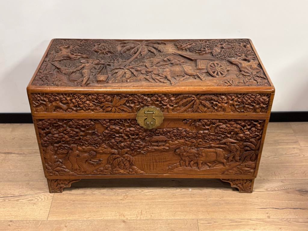 Handgesneden Javaanse teak kist – massief – 100 cm, Ophalen, 50 tot 100 cm, 1920-1960, Teakhout