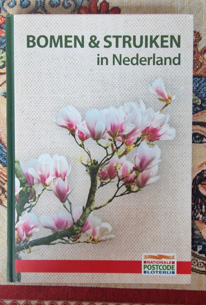 Bomen & Struiken in Nederland - Nationale Postcode Loterij, Boeken, Natuur, Zo goed als nieuw, Bloemen, Planten en Bomen, Ophalen of Verzenden
