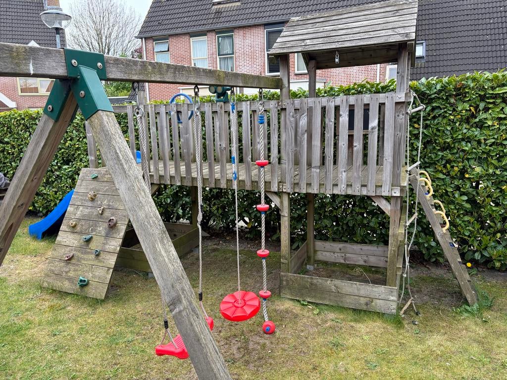 Houten klimrek met glijbaan en schommels, Ophalen, Gebruikt, Glijbaan