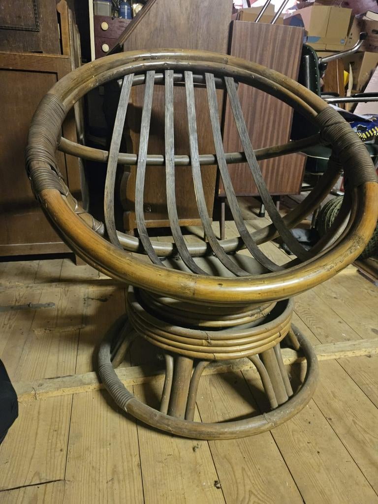 Antieke draaiende lounge stoel., Ophalen