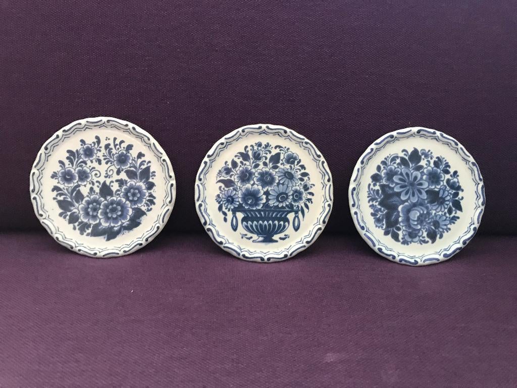 3 porseleinen bordjes; Oud Delfts blauw, Antiek en Kunst, Antiek | Keramiek en Aardewerk, Ophalen of Verzenden