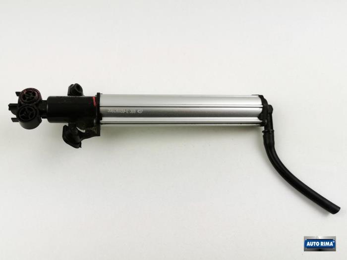 Koplamp Sproeier van een Volvo V60, Auto-onderdelen, Gebruikt, -, -, Ophalen of Verzenden