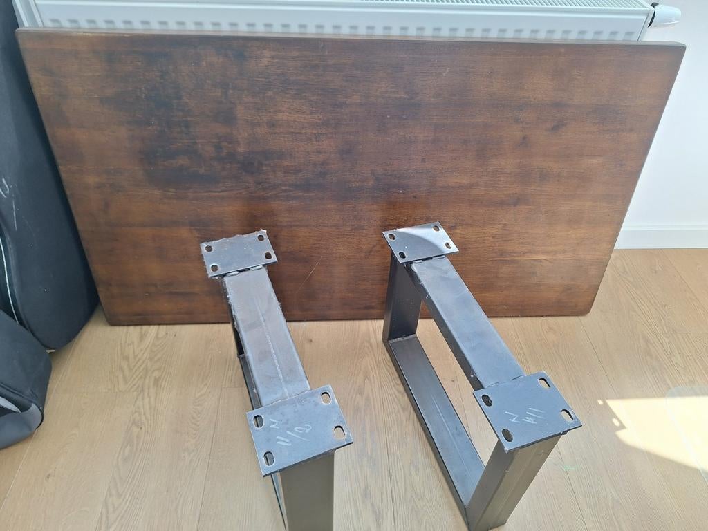 Eikenhouten tafelblad met twee stalen poten, Ophalen, Gebruikt, 50 tot 100 cm, Eikenhout