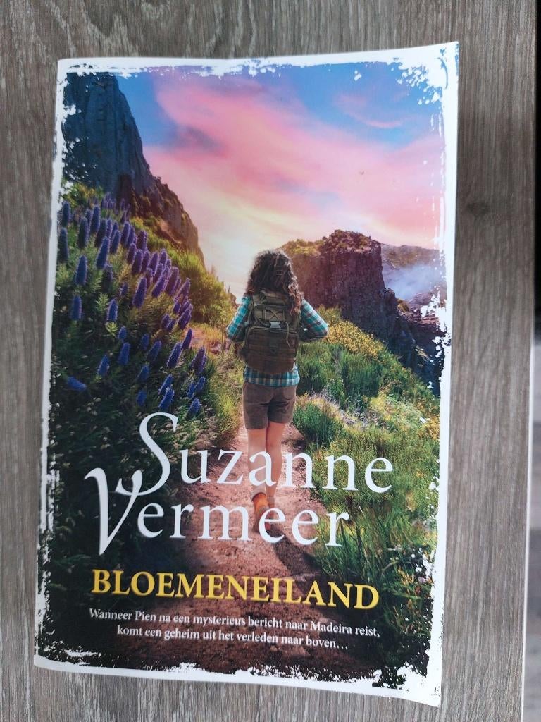 Suzanne Vermeer - Bloemeneiland - 2024, Ophalen of Verzenden, Zo goed als nieuw, Suzanne Vermeer