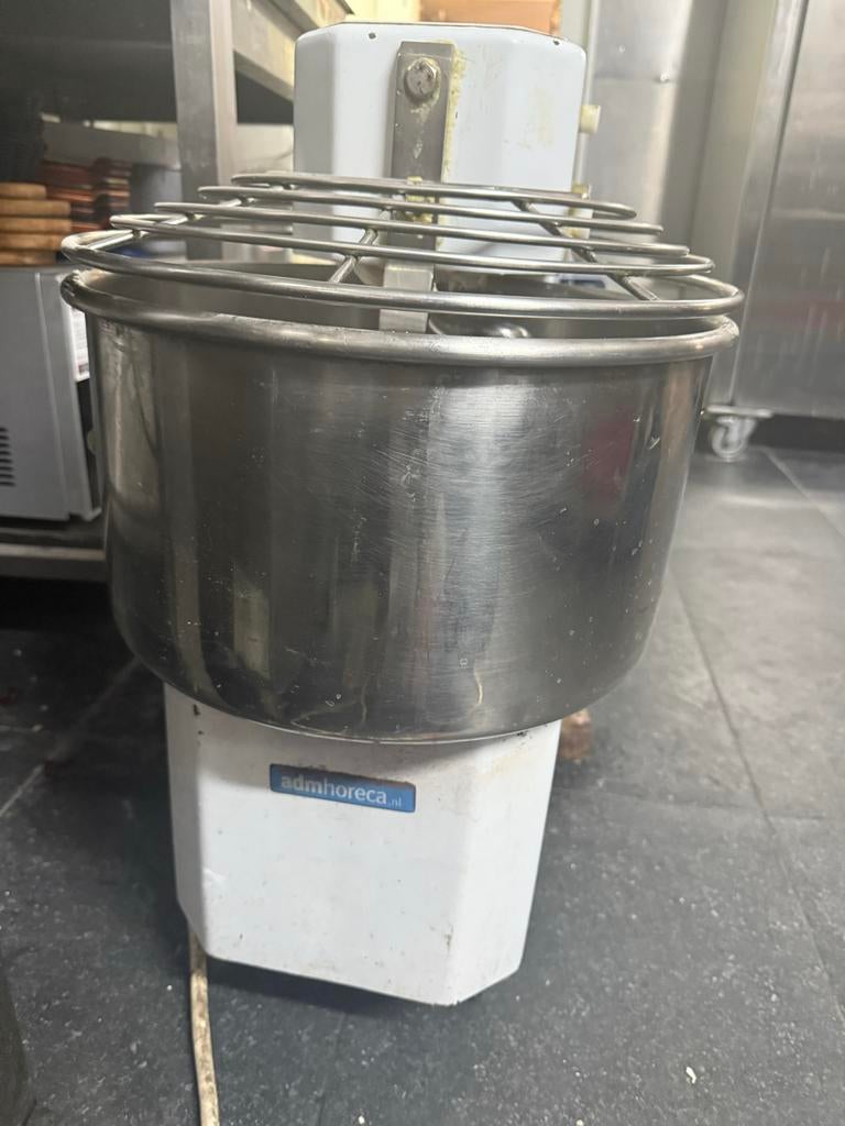 Spiraalkneder - Deegmachine - Horeca Keukenapparatuur, Zakelijke goederen, Horeca | Keukenapparatuur, Ophalen of Verzenden, Gebruikt