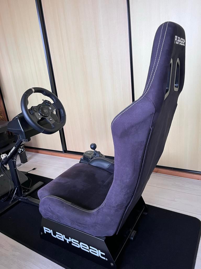 Playseat met logitech stuur en shifter, Ophalen, Gebruikt, 1 speler, Racen en Vliegen