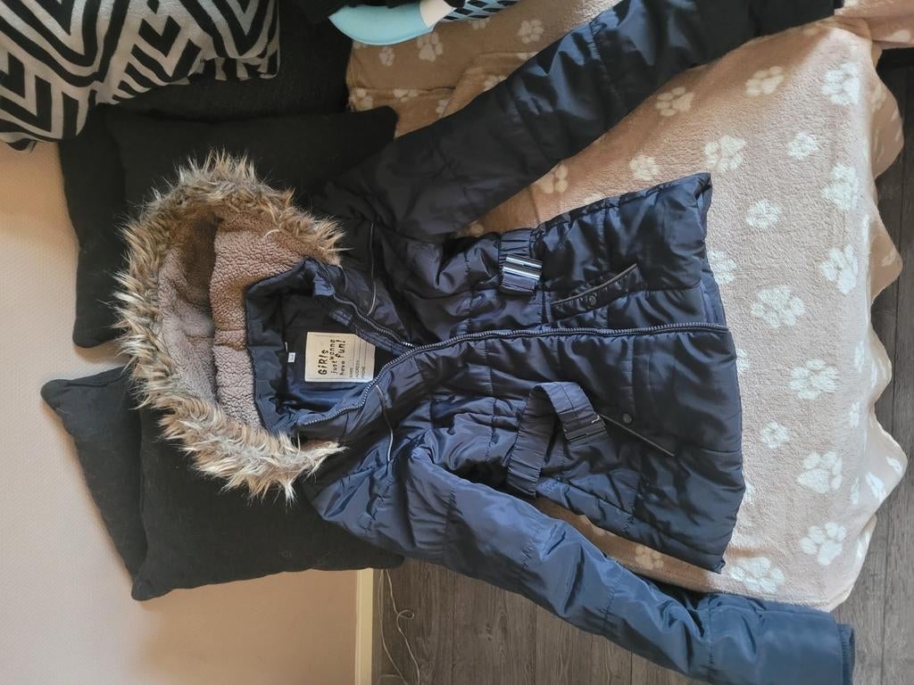 Blauwe winterjas met capuchon en bontkraag, maat 164, Kinderen en Baby's, Kinderkleding | Maat 164, Ophalen of Verzenden