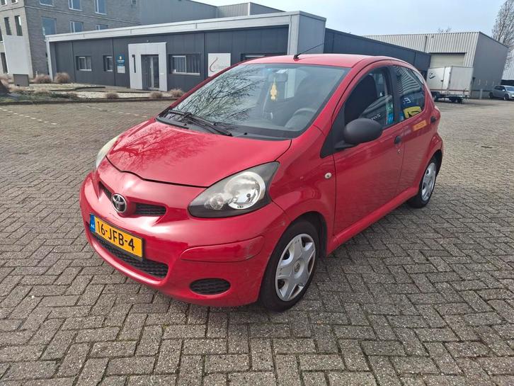 Toyota Aygo 1.0 12V Vvt-i 5DRS 2009 Rood, Auto's, Toyota, Bedrijf, Aygo, ABS, Airbags, Isofix, Radio, Benzine, A, Hatchback, Handgeschakeld