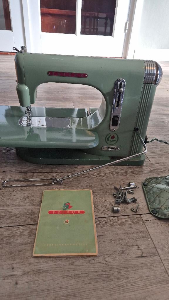 Naaimachine 1951, Ophalen