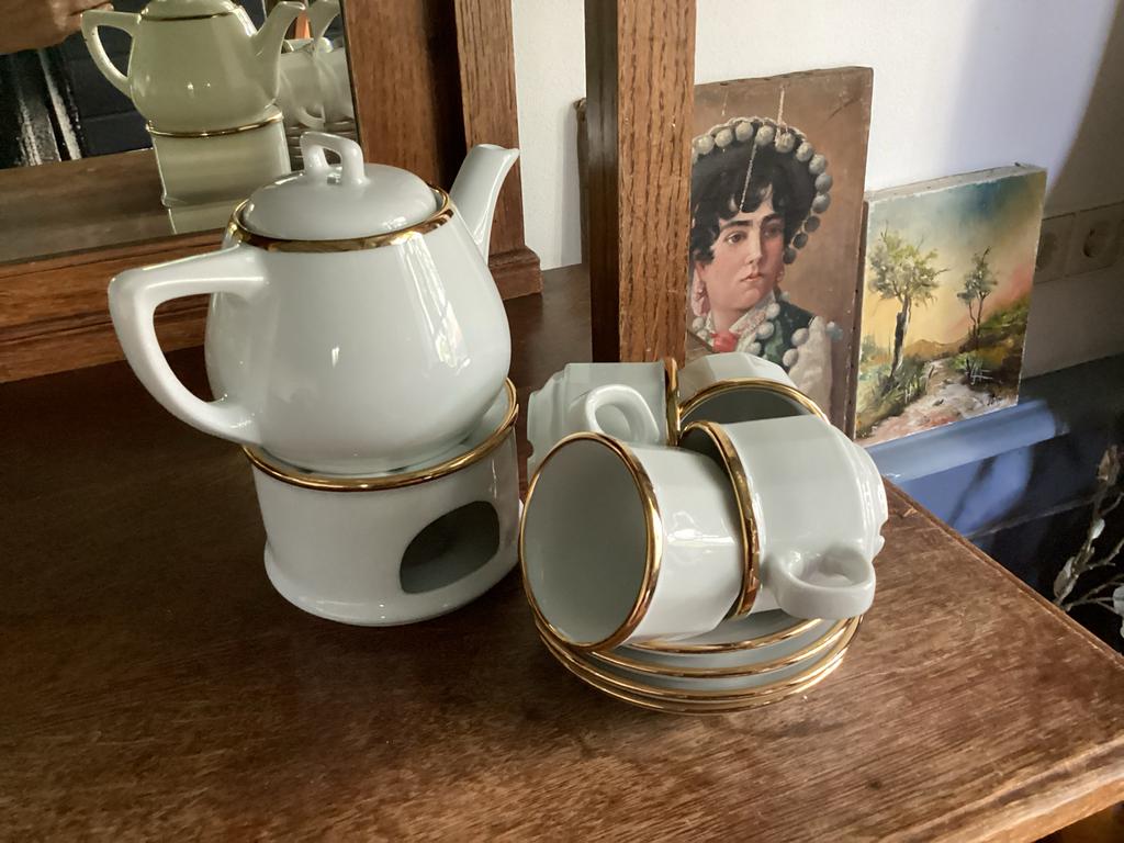 Theeserviesje met theepotje en theelicht, Ophalen of Verzenden