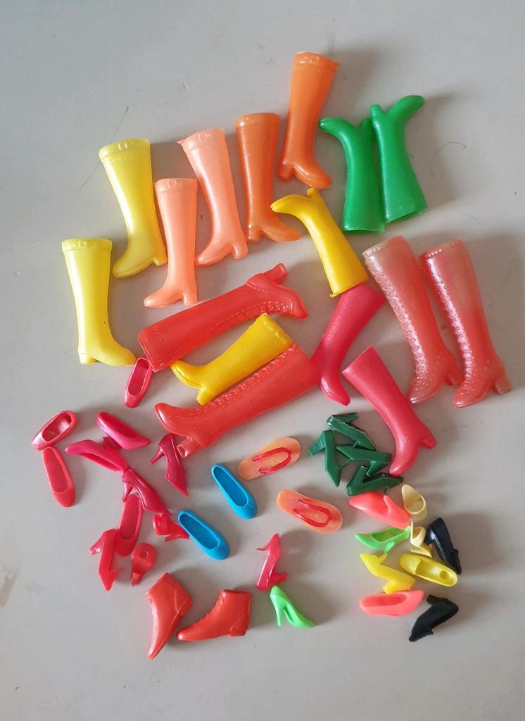 Barbie vintage laarzen en schoentjes  alles hong kong gemerk, Verzamelen, Ophalen of Verzenden, Accessoires