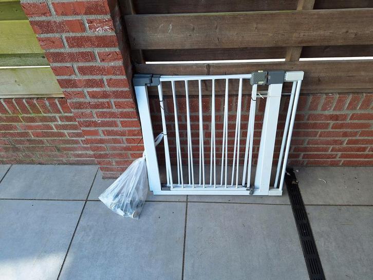 2 Safety 1st traphekjes met verlengstuk en toebehoren, Kinderen en Baby's, Traphekjes, Ophalen