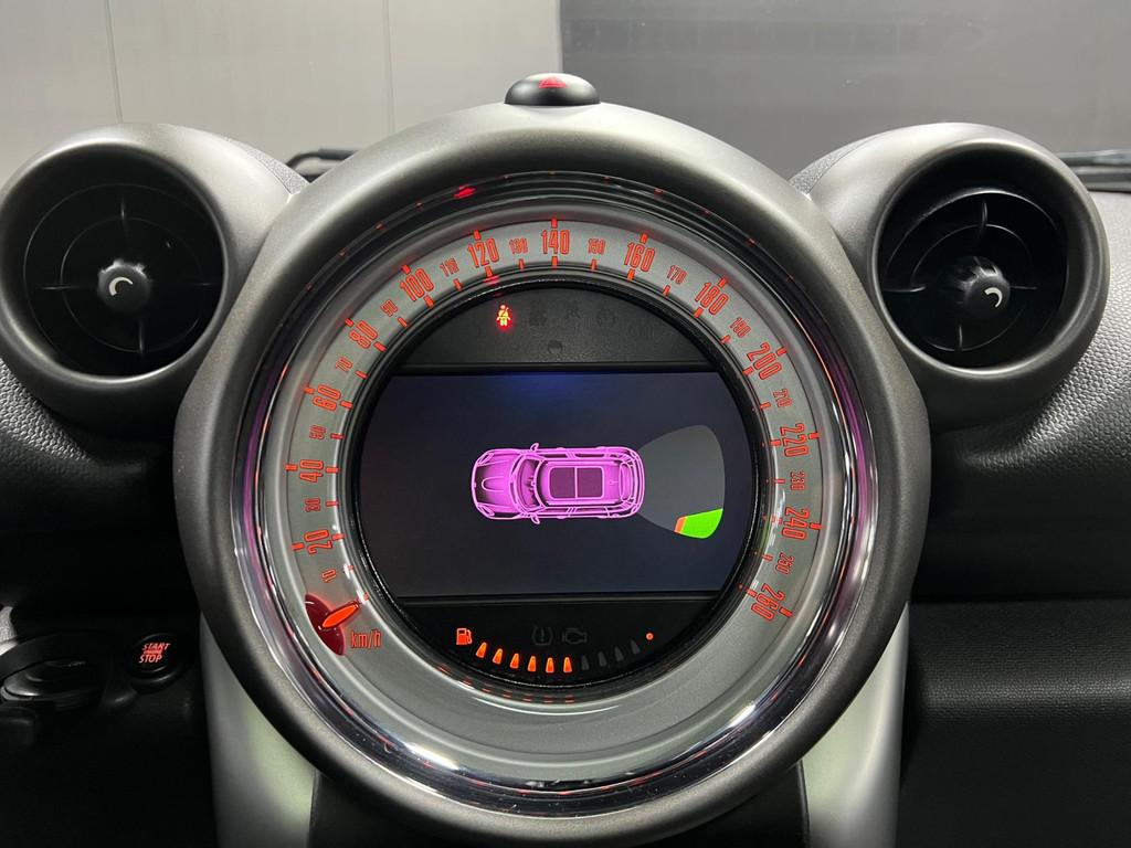 Mini Countryman 1.6 One Edition | Pano | Trekhaak | Leder |, Voorwielaandrijving, Euro 5, Gebruikt, Leder en Stof