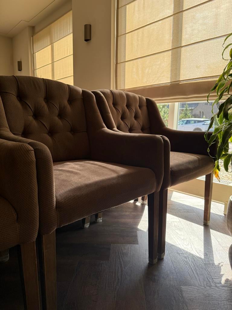 6 bruine eetkamerstoelen met armleuning, Huis en Inrichting, Stoelen, Ophalen, Gebruikt, Bruin, Stof