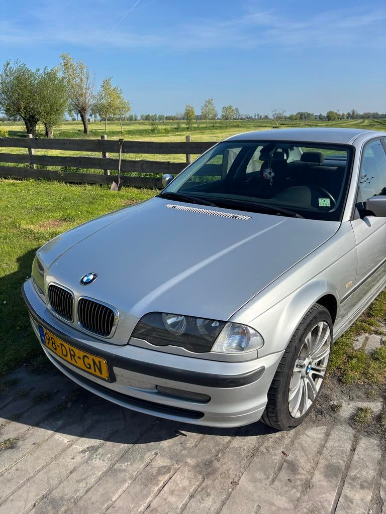 BMW 3-Serie 2.5 I 323 1999 Grijs LPG, Auto's, BMW, Particulier, 3-Serie, LPG, Sedan, Handgeschakeld, Origineel Nederlands, Zilver of Grijs