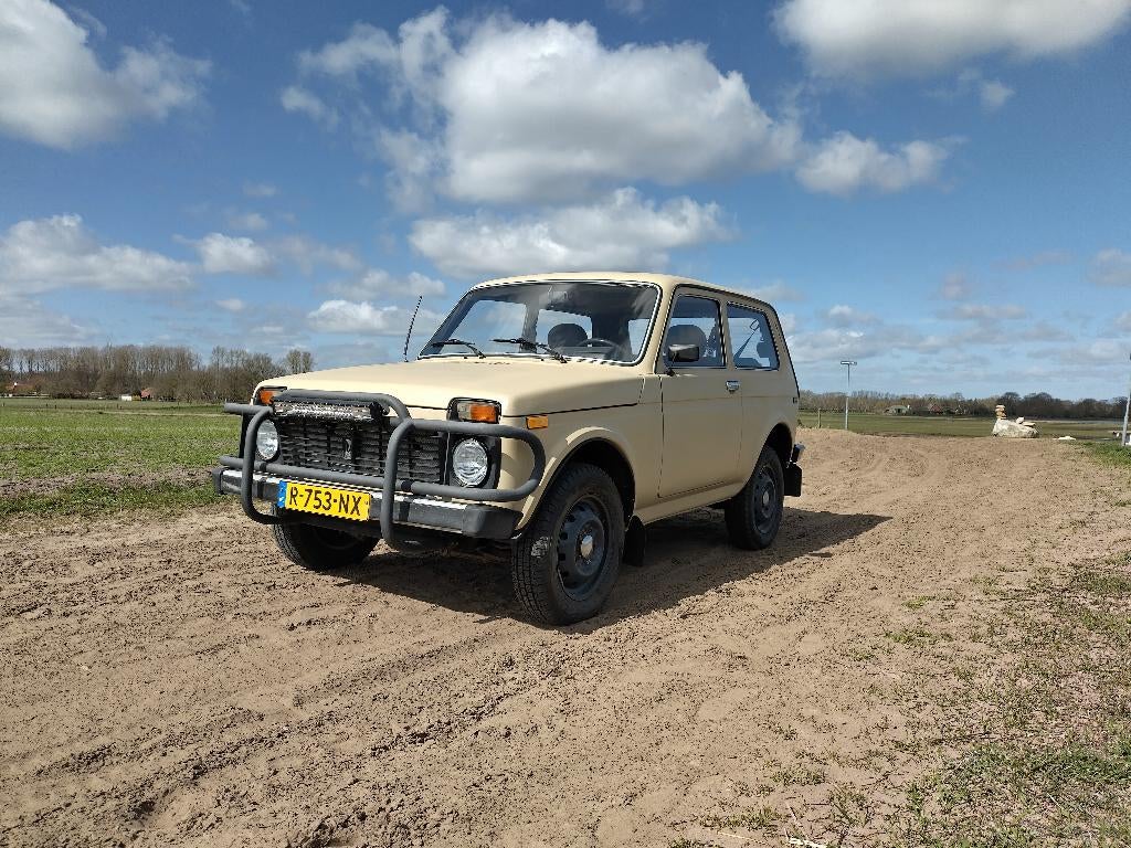 Lada Niva 4x4 2000 1.7I, Auto's, Lada, Particulier, Niva, 4x4, Trekhaak, Benzine, Stationwagon, Handgeschakeld, Geïmporteerd, Wit
