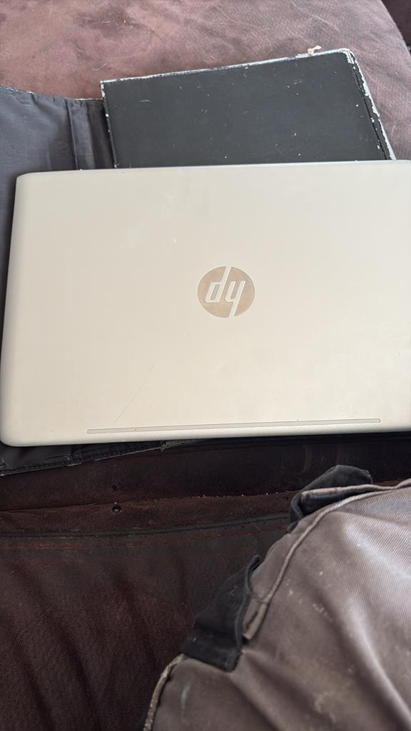 HP laptop zo goed als nieuw met lader, 2 tot 3 Ghz, Ophalen of Verzenden, Zo goed als nieuw, SSD