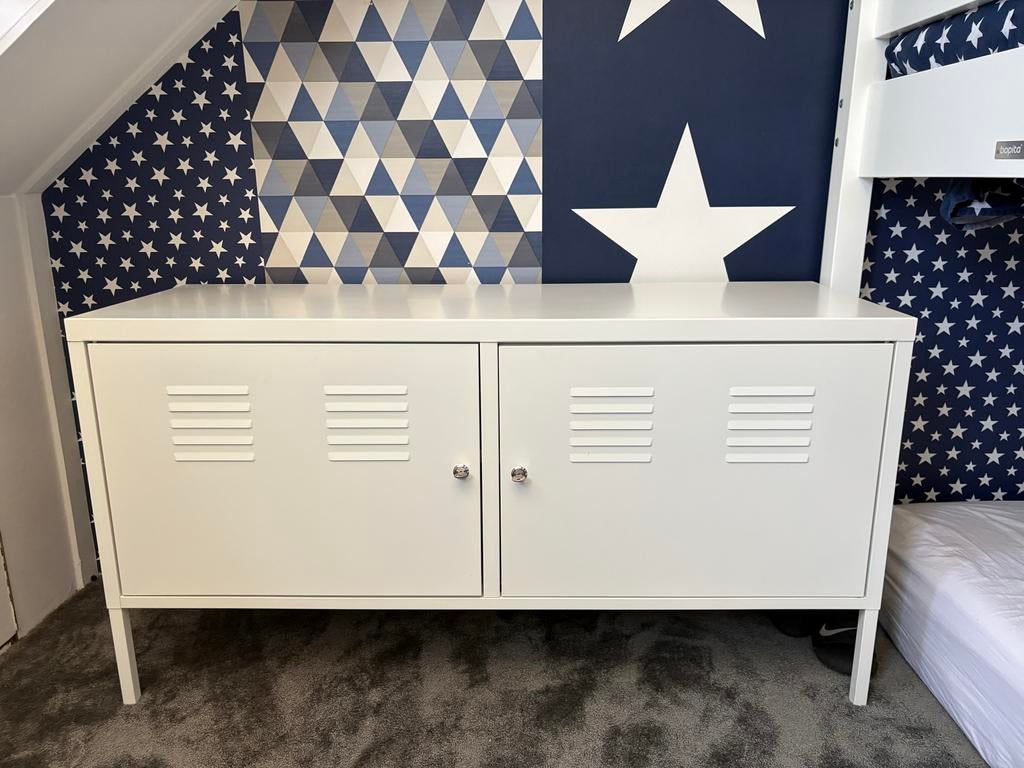 Wit metalen dressoir met 2 deuren en sloten, ikea ps, Ophalen of Verzenden, Zo goed als nieuw