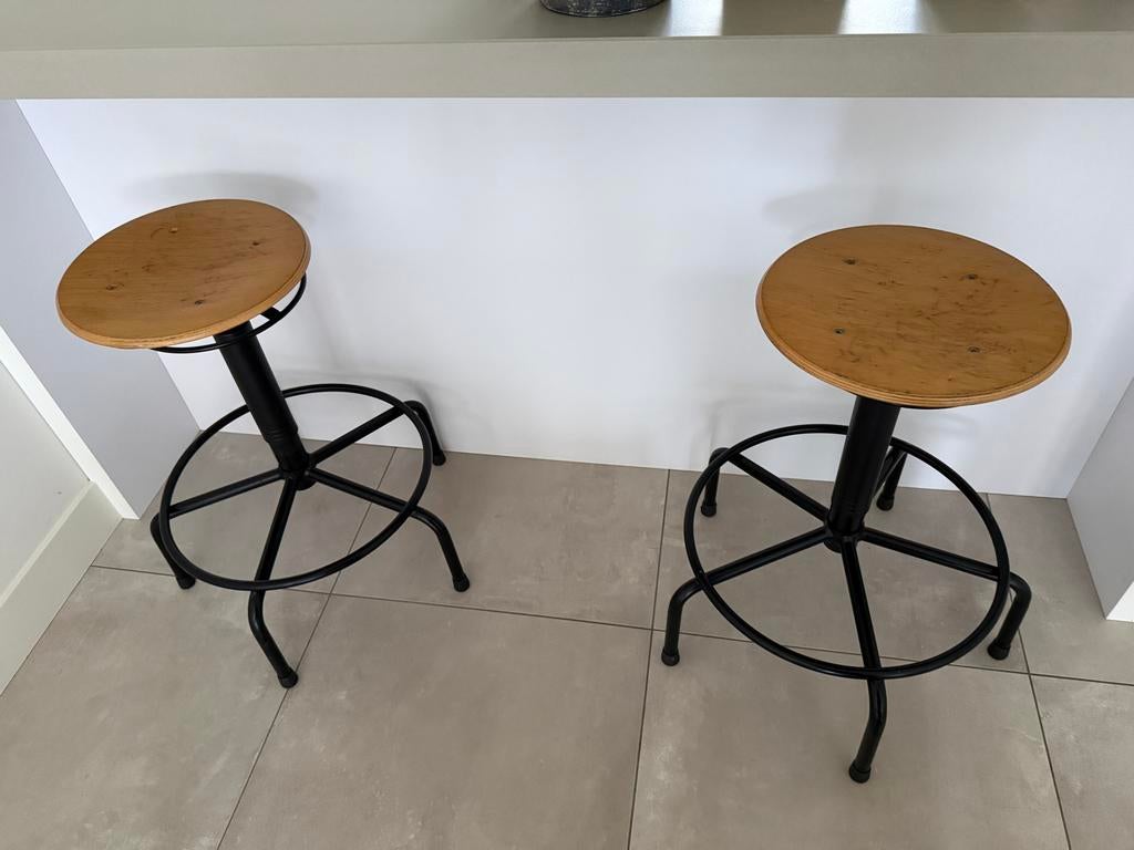 Neef Louis vintage barkrukken hout en zwart metaal, Ophalen, Gebruikt, Met voetsteun, 60 tot 90 cm