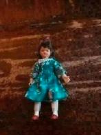 poppenhuis miniaturen caco popje meisje 8 cm nr 45, Ophalen of Verzenden, Zo goed als nieuw, Poppenhuis