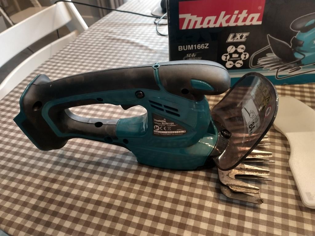 Makita grastrimmer BUM166Z (excl accu), Tuin en Terras, Grastrimmers, Gebruikt, Accu, Ophalen of Verzenden, Makita