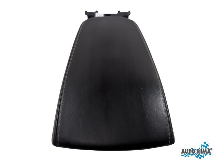 Armleuning van een Volvo XC40