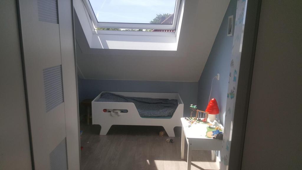 Mooi wit peuterbed, Kinderen en Baby's, Kinderkamer | Bedden, Ophalen, Gebruikt, 70 tot 85 cm, 140 tot 160 cm